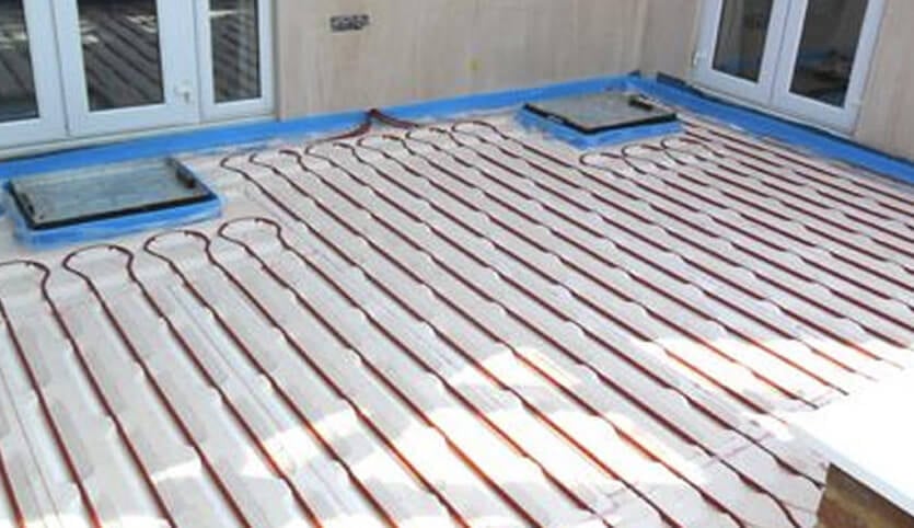 Under floor heating installation