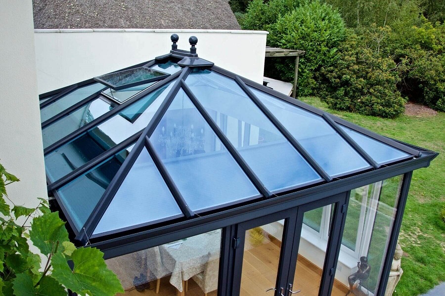 How much heat is lost through a conservatory roof?