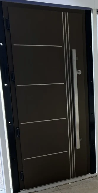 Meridian Advant Guade Door – Bronze – Maquez